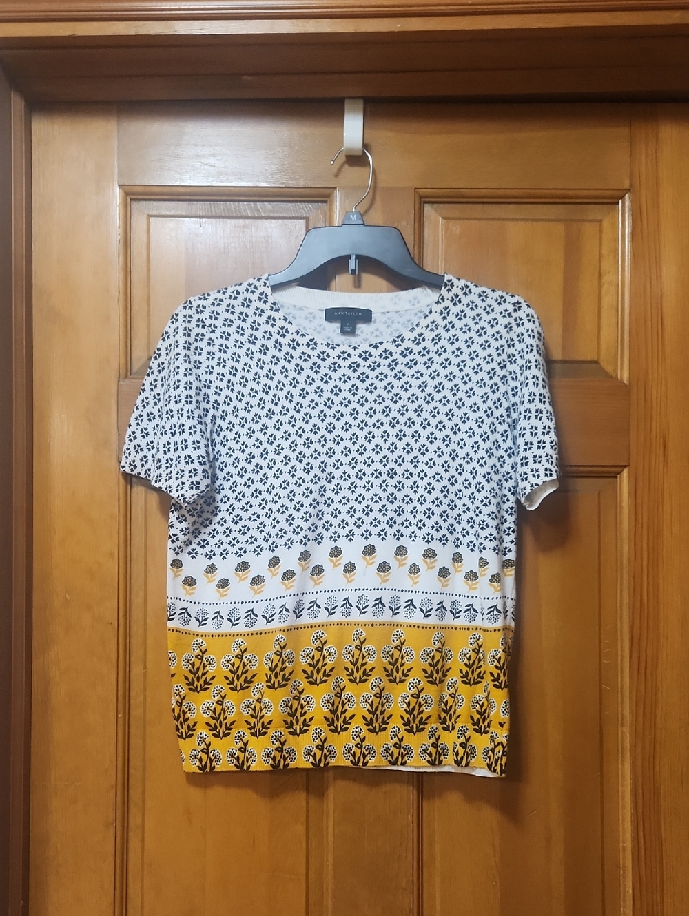 Ann Taylor Black/White/Yellow Short Sleeved Sweater, Women's Size Small, EUC